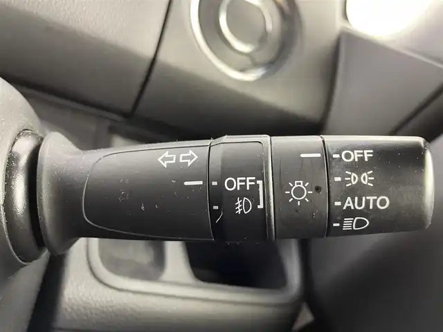 ホンダ Ｎ ＢＯＸ カスタム G EX ホンダセンシング 大阪府 2019(令1)年 5.8万km プラチナホワイトパール Honda SENSING/・衝突軽減ブレーキ（CMBS）/・誤発進抑制機能/・後方誤発進抑制機能/・路外逸脱抑制機能/・アダプティブクルーズコントロール（ACC／渋滞追従機能付）/・車線維持支援システム（LKAS）/・先行車発進お知らせ機能/・標識認識機能/・歩行者事故低減ステアリング/・オートハイビーム/純正ナビ/CD/DVD/BT/フルセグ/バックカメラ/両側パワースライドドア/LEDヘッドライト/オートライト/コーナーセンサー/ステアリングリモコン/スマートキー/プッシュスタート/ビルトインETC/ドアバイザー/フロアマット