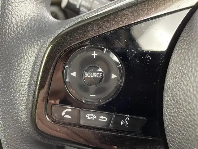 ホンダ Ｎ ＢＯＸ カスタム G EX ホンダセンシング 大阪府 2019(令1)年 5.8万km プラチナホワイトパール Honda SENSING/・衝突軽減ブレーキ（CMBS）/・誤発進抑制機能/・後方誤発進抑制機能/・路外逸脱抑制機能/・アダプティブクルーズコントロール（ACC／渋滞追従機能付）/・車線維持支援システム（LKAS）/・先行車発進お知らせ機能/・標識認識機能/・歩行者事故低減ステアリング/・オートハイビーム/純正ナビ/CD/DVD/BT/フルセグ/バックカメラ/両側パワースライドドア/LEDヘッドライト/オートライト/コーナーセンサー/ステアリングリモコン/スマートキー/プッシュスタート/ビルトインETC/ドアバイザー/フロアマット