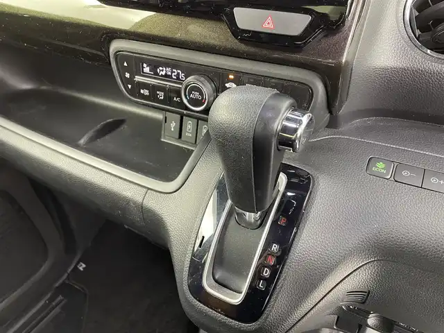 ホンダ Ｎ ＢＯＸ カスタム G EX ホンダセンシング 大阪府 2019(令1)年 5.8万km プラチナホワイトパール Honda SENSING/・衝突軽減ブレーキ（CMBS）/・誤発進抑制機能/・後方誤発進抑制機能/・路外逸脱抑制機能/・アダプティブクルーズコントロール（ACC／渋滞追従機能付）/・車線維持支援システム（LKAS）/・先行車発進お知らせ機能/・標識認識機能/・歩行者事故低減ステアリング/・オートハイビーム/純正ナビ/CD/DVD/BT/フルセグ/バックカメラ/両側パワースライドドア/LEDヘッドライト/オートライト/コーナーセンサー/ステアリングリモコン/スマートキー/プッシュスタート/ビルトインETC/ドアバイザー/フロアマット