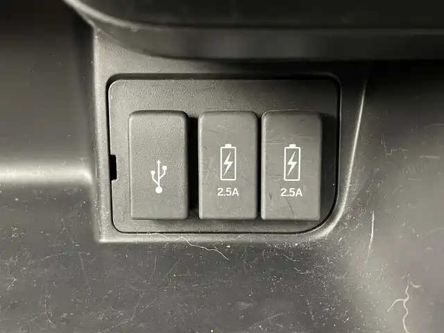 ホンダ Ｎ ＢＯＸ カスタム G EX ホンダセンシング 大阪府 2019(令1)年 5.8万km プラチナホワイトパール Honda SENSING/・衝突軽減ブレーキ（CMBS）/・誤発進抑制機能/・後方誤発進抑制機能/・路外逸脱抑制機能/・アダプティブクルーズコントロール（ACC／渋滞追従機能付）/・車線維持支援システム（LKAS）/・先行車発進お知らせ機能/・標識認識機能/・歩行者事故低減ステアリング/・オートハイビーム/純正ナビ/CD/DVD/BT/フルセグ/バックカメラ/両側パワースライドドア/LEDヘッドライト/オートライト/コーナーセンサー/ステアリングリモコン/スマートキー/プッシュスタート/ビルトインETC/ドアバイザー/フロアマット