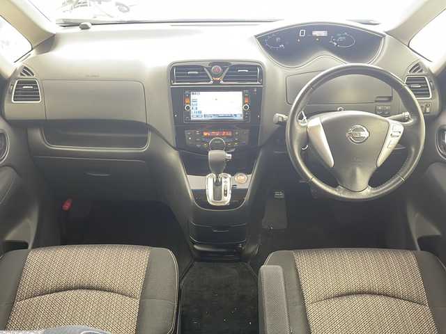 日産 セレナ HWS S HV Vセレ +Sefty Aセーフ 滋賀県 2014(平26)年 5.9万km ダイヤモンドブラック 日産純正メモリナビ（MC314D-W）/・CD/DVD再生/・ワンセグテレビ/・アラウンドビューモニター/純正16インチアルミホイール/エマージェンシーブレーキ/・クルーズコントロール/・レーンキープアシスト/・横滑り防止機能/・前後コーナーセンサー/LEDオートライト/アイドリングストップ/社外フリップダウンモニター/ビルトインETC/新車保証書/取扱説明書/　