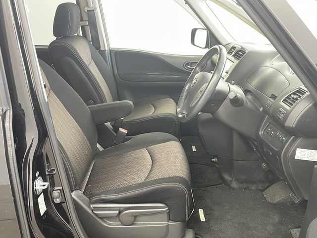 日産 セレナ HWS S HV Vセレ +Sefty Aセーフ 滋賀県 2014(平26)年 5.9万km ダイヤモンドブラック 日産純正メモリナビ（MC314D-W）/・CD/DVD再生/・ワンセグテレビ/・アラウンドビューモニター/純正16インチアルミホイール/エマージェンシーブレーキ/・クルーズコントロール/・レーンキープアシスト/・横滑り防止機能/・前後コーナーセンサー/LEDオートライト/アイドリングストップ/社外フリップダウンモニター/ビルトインETC/新車保証書/取扱説明書/　