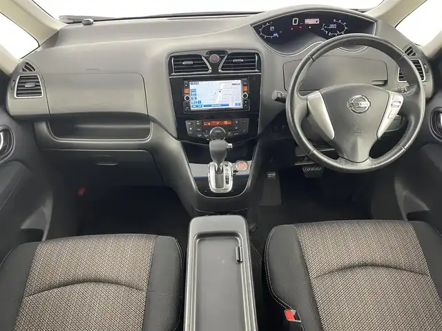 日産 セレナ HWS S HV Vセレ +Sefty Aセーフ 大阪府 2014(平26)年 5.9万km ダイヤモンドブラック エマージェンシーブレーキ/　・クルーズコントロール/　・横滑り防止装置/　・クリアランスソナー/　・レーンキープアシスト/純正メモリナビ（MC314D-W）/　CD/DVD/Bluetooth/ワンセグ/社外フリップダウンモニター/インテリジェントアラウンドビューモニター/バックカメラ/両側パワースライドドア/純正16インチアルミホイール/エマージェンシーブレーキ/LEDオートライト/フォグランプ/スマートキー/アイドリングストップ/ビルトインETC/　