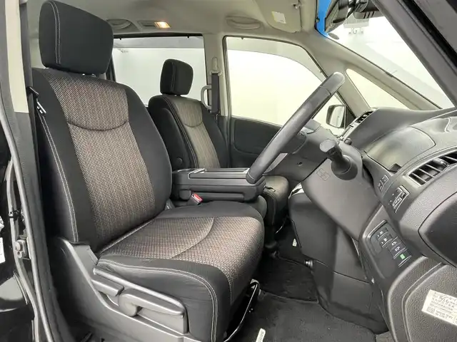 日産 セレナ HWS S HV Vセレ +Sefty Aセーフ 大阪府 2014(平26)年 5.9万km ダイヤモンドブラック エマージェンシーブレーキ/　・クルーズコントロール/　・横滑り防止装置/　・クリアランスソナー/　・レーンキープアシスト/純正メモリナビ（MC314D-W）/　CD/DVD/Bluetooth/ワンセグ/社外フリップダウンモニター/インテリジェントアラウンドビューモニター/バックカメラ/両側パワースライドドア/純正16インチアルミホイール/エマージェンシーブレーキ/LEDオートライト/フォグランプ/スマートキー/アイドリングストップ/ビルトインETC/　