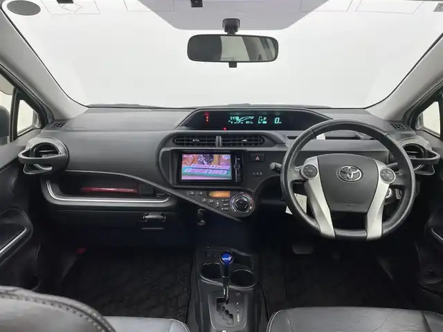 トヨタ アクア G ブラックソフトレザーセレ 大分県 2013(平25)年 7.1万km ライムホワイトパールクリスタルシャイン AW付スタッドレスタイヤ車載/純正SDナビ/CD/DVD/フルセグTV/Bluetooth/車外カメラ(前後)/ECO/EVモード/スペアキー1本/ETC