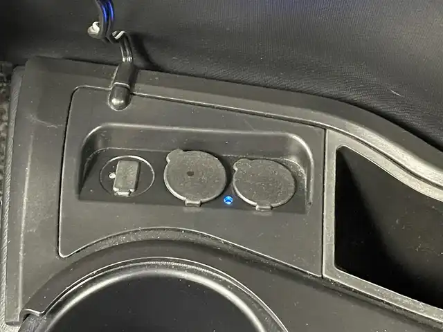 トヨタ アクア G ブラックソフトレザーセレ 大分県 2013(平25)年 7.1万km ライムホワイトパールクリスタルシャイン AW付スタッドレスタイヤ車載/純正SDナビ/CD/DVD/フルセグTV/Bluetooth/車外カメラ(前後)/ECO/EVモード/スペアキー1本/ETC