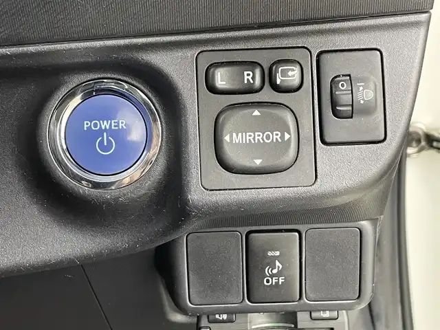 トヨタ アクア G ブラックソフトレザーセレ 大分県 2013(平25)年 7.1万km ライムホワイトパールクリスタルシャイン AW付スタッドレスタイヤ車載/純正SDナビ/CD/DVD/フルセグTV/Bluetooth/車外カメラ(前後)/ECO/EVモード/スペアキー1本/ETC