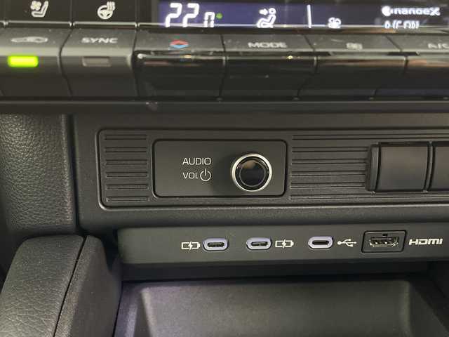 トヨタ ランドクルーザー ２５０ VX 鹿児島県 2024(令6)年 0.3万km プラチナホワイトパールマイカ 純正ナビ/Bluetooth/フルセグ/レーダークルーズコントロール/セーフティセンス/パワーバックドア/運転席パワーシート/オートハイビーム/サンルーフ/D/Nシートヒーター/D/Nベンチレーション/スペアキー/デジタルインナーミラー/ETC2.0/ワンオーナー