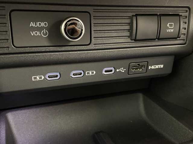 トヨタ ランドクルーザー ２５０ VX 鹿児島県 2024(令6)年 0.3万km プラチナホワイトパールマイカ 純正ナビ/Bluetooth/フルセグ/レーダークルーズコントロール/セーフティセンス/パワーバックドア/運転席パワーシート/オートハイビーム/サンルーフ/D/Nシートヒーター/D/Nベンチレーション/スペアキー/デジタルインナーミラー/ETC2.0/ワンオーナー