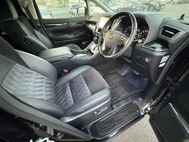 トヨタ ヴェルファイア Z Gエディション 大分県 2015(平27)年 7.1万km スパークリングブラックパールクリスタルシャイン ・純正ナビ(CD/DVD/BT/SD)/・フルセグテレビ/・バックモニター/・フリップダウンモニター/・モデリスタ/・サンルーフ/・両側パワースライドドア/・衝突軽減ブレーキ/・コーナーセンサー/・レーダークルーズコントロール/・ドライブレコーダー/・ETC/・デジタルインナーミラー/・MTモード付きAT/・ステアリングヒーター/・ブレーキホールド/・パワーシート/・シートメモリー/・スマートキー/・プッシュスタートボタン/・純正アルミホイール