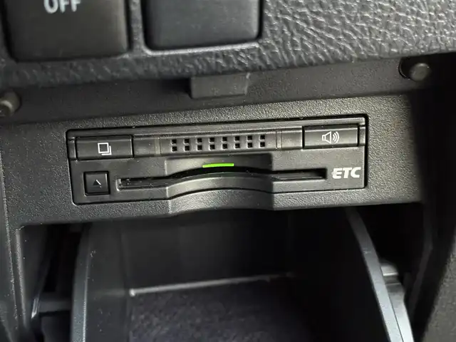 トヨタ ヴェルファイア Z Gエディション 大分県 2015(平27)年 7.1万km スパークリングブラックパールクリスタルシャイン ・純正ナビ(CD/DVD/BT/SD)/・フルセグテレビ/・バックモニター/・フリップダウンモニター/・モデリスタ/・サンルーフ/・両側パワースライドドア/・衝突軽減ブレーキ/・コーナーセンサー/・レーダークルーズコントロール/・ドライブレコーダー/・ETC/・デジタルインナーミラー/・MTモード付きAT/・ステアリングヒーター/・ブレーキホールド/・パワーシート/・シートメモリー/・スマートキー/・プッシュスタートボタン/・純正アルミホイール