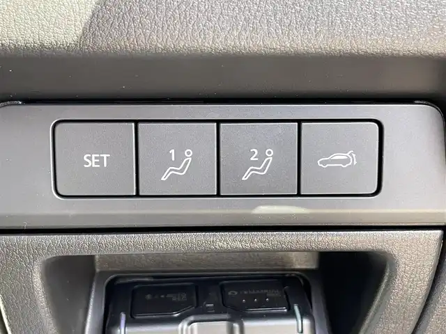 マツダ ＣＸ－６０ XD Lパッケージ 青森県 2023(令5)年 1.9万km ロジウムホワイトプレミアムメタリック ワンオーナー/4WD/純正メモリナビ/ 　BT/USB/AppleCarPlay/AudroidAuto/HDMI/バック・フロント・サイドカメラ/全方位カメラ/純正20インチアルミホイール/LEDオートライト/フォグランプ/シートヒーター/パワーシート/シートメモリ/パドルシフト/置くだけ充電/100V電源/ステアリングヒーター/ETC/冬タイヤ付き社外アルミホイール4本積込/　 235/60R18