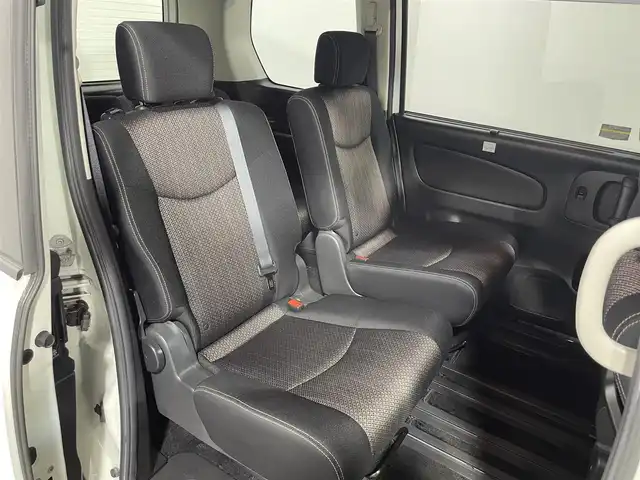 日産 セレナ HWS S HV Vエアロ+Sefty 大阪府 2015(平27)年 2.8万km ブリリアントホワイトパール 純正8incナビTV バックカメラ 両側パワースライドドア クルーズコントロール 衝突軽減ブレーキ レーンアシスト スマートキー プッシュスタート リアオートエアコン 前後ドライブレコーダー ETC