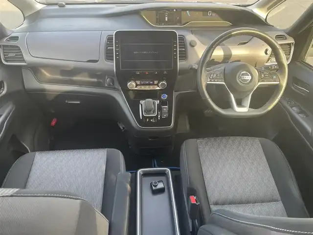 日産 セレナ e－パワー ハイウェイスター V 岡山県 2021(令3)年 6万km ダークメタルグレー 登録時走行距離59858km/純正10インチナビ/(AM.FM.SD.TV.BT.CD.DVD)/アラウンドビューモニター/プロパイロット/ブラインドスポットモニター/ビルトインETC/前後ドライブレコーダー/両側パワースライドドア/ハンドフリーオートスライドドア/横滑り防止装置/レーンキープアシスト/Wエアコン/オートライト/チップアップシート/純正15インチAW/純正フロアマット