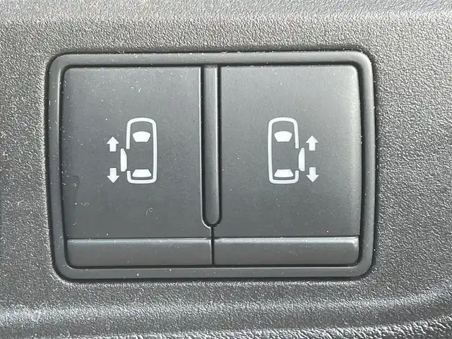 日産 セレナ e－パワー ハイウェイスター V 岡山県 2021(令3)年 6万km ダークメタルグレー 登録時走行距離59858km/純正10インチナビ/(AM.FM.SD.TV.BT.CD.DVD)/アラウンドビューモニター/プロパイロット/ブラインドスポットモニター/ビルトインETC/前後ドライブレコーダー/両側パワースライドドア/ハンドフリーオートスライドドア/横滑り防止装置/レーンキープアシスト/Wエアコン/オートライト/チップアップシート/純正15インチAW/純正フロアマット