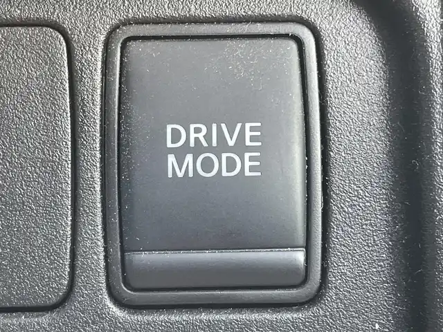 日産 セレナ e－パワー ハイウェイスター V 岡山県 2021(令3)年 6万km ダークメタルグレー 登録時走行距離59858km/純正10インチナビ/(AM.FM.SD.TV.BT.CD.DVD)/アラウンドビューモニター/プロパイロット/ブラインドスポットモニター/ビルトインETC/前後ドライブレコーダー/両側パワースライドドア/ハンドフリーオートスライドドア/横滑り防止装置/レーンキープアシスト/Wエアコン/オートライト/チップアップシート/純正15インチAW/純正フロアマット