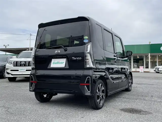 ダイハツ タント カスタム X スタイルセレクション 千葉県 2021(令3)年 0.1万km ブラックマイカメタリック スマートアシスト/・衝突軽減ブレーキ/・車線逸脱抑制機能/・車線逸脱警報/・標識認識機能/・先行車発進お知らせ機能/社外SDナビ【NSZT-W61G】/・CD/DVD/MSV/Bluetooth/フルセグ/バックカメラ/両後パワースライドドア/ハーフレザーシート/前席シートヒーター/前後コーナーセンサー/スマートキー/純正LEDヘッドライト/フォグランプ/オートマチックハイビーム/ETC/純正14インチアルミホイール/本革巻きステアリング/サイド＆カーテンエアバッグ