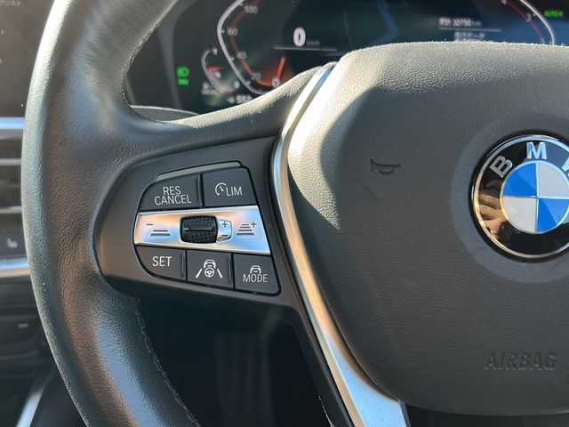 ＢＭＷ ＢＭＷ ３２０ｄ xDrive EDジョイ+ 愛媛県 2021(令3)年 3.3万km サファイアブラックP 全方位カメラ/ブラインドスポットモニター/純正ディスプレイオーディオ/BMW　iDrive/ETC/ドライブレコーダー前/エアシート/コーナーセンサー前後/衝突軽減システム/オートマチックハイビーム/レーンキープアシスト/電動リアゲート/スペアキー/横滑り防止装置/クルーズコントロール追従あり