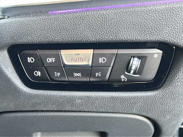 ＢＭＷ ＢＭＷ ３２０ｄ xDrive EDジョイ+ 愛媛県 2021(令3)年 3.3万km サファイアブラックP 全方位カメラ/ブラインドスポットモニター/純正ディスプレイオーディオ/BMW　iDrive/ETC/ドライブレコーダー前/エアシート/コーナーセンサー前後/衝突軽減システム/オートマチックハイビーム/レーンキープアシスト/電動リアゲート/スペアキー/横滑り防止装置/クルーズコントロール追従あり