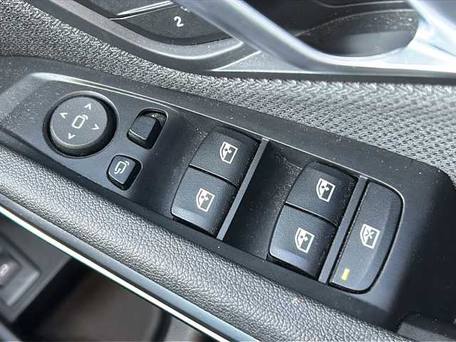 ＢＭＷ ＢＭＷ ３２０ｄ xDrive EDジョイ+ 愛媛県 2021(令3)年 3.3万km サファイアブラックP 全方位カメラ/ブラインドスポットモニター/純正ディスプレイオーディオ/BMW　iDrive/ETC/ドライブレコーダー前/エアシート/コーナーセンサー前後/衝突軽減システム/オートマチックハイビーム/レーンキープアシスト/電動リアゲート/スペアキー/横滑り防止装置/クルーズコントロール追従あり