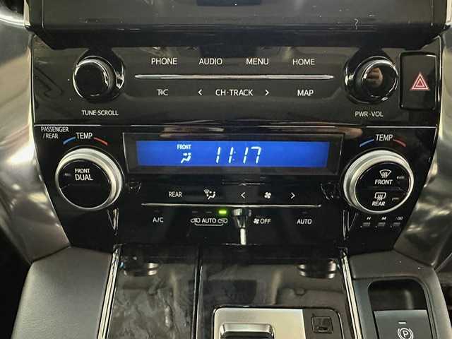 トヨタ アルファード S Cパッケージ 兵庫県 2020(令2)年 1.5万km ホワイトパールクリスタルシャイン 純正コネクトナビ/BT USB/バックカメラ/ツインムーンルーフ/両側パワースライドドア/TRDエアロ/デジタルインナーミラー/レーダークルーズコントロール/クリアランスソナー/PCS/LTA/PKSB/RCTA/BSM/RSA/BLITZ車高調/パワーバックドア/レザーシート/シートヒーター/ベンチレーション/パワーシート/ビルトインETC2.0/LEDヘッドライト/オートライト/オートハイビーム/スマートキー