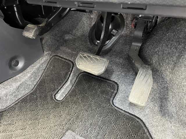 スズキ ハスラー X 道央・札幌 2018(平30)年 2.6万km フェニックスレッドパール/ブルーイッシュブラックパール 登録時走行距離26040ｋｍ/ワンオーナー/　４　Ｗ　Ｄ　/寒冷地仕様/純正オーディオ(CD/FM/AM/BT/USB)/アイドリングストップ/ウィンカーミラー/ドアバイザー/プッシュスタート/スペアキー×１/純正フロアマット/シートヒーター（運転席/助手席）/横滑り防止装置/レーンキープアシスト/盗難防止装置/衝突軽減ブレーキ/オートライト/ダウンヒルアシストコントロール/社外エンジンスターター/フォグランプ/ステアリングスイッチ/電動格納ミラー/バニティミラー/積込冬タイヤ（社外AW/165/60/R15/23年製/溝7ｍｍ）