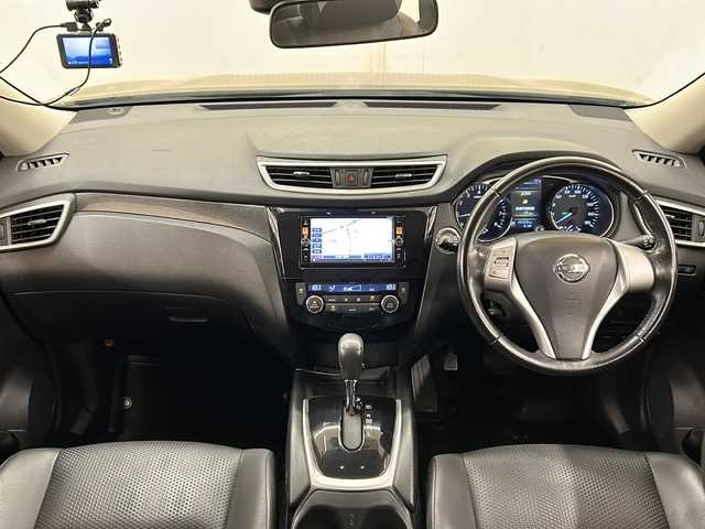 日産 エクストレイル 20X エマージェンシーブレーキ 道央・札幌 2016(平28)年 13.8万km チタニウムカーキ /4WD//純正ナビ/(CD/DVD/SD/BT/AM/FM)//フルセグ//バックカメラ//前後ドライブレコーダー//純正フロアマット//純正17インチAW夏タイヤ//前両席シートヒーター//ダウンヒルアシストコントロール//ドアバイザー//ETC