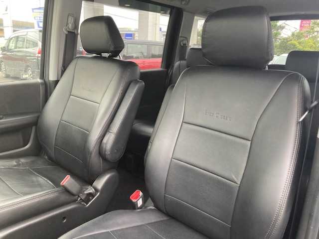 ホンダ ステップワゴン スパーダ S 三重県 2011(平23)年 8.9万km プレミアムブラキッシュパール 【(株)IDOMが運営する【じしゃロン四日市店】の自社ローン対象車両になります。こちらは現金ご利用時の価格です。自社ローンご希望の方は別途その旨お申付け下さい。】/純正HDDナビ（CD/DVD/AM/FM）/フルセグTV/片側パワースライドドア/バックカメラ/純正16インチAW/スマートキー/キセノンライト/純正フロアマット