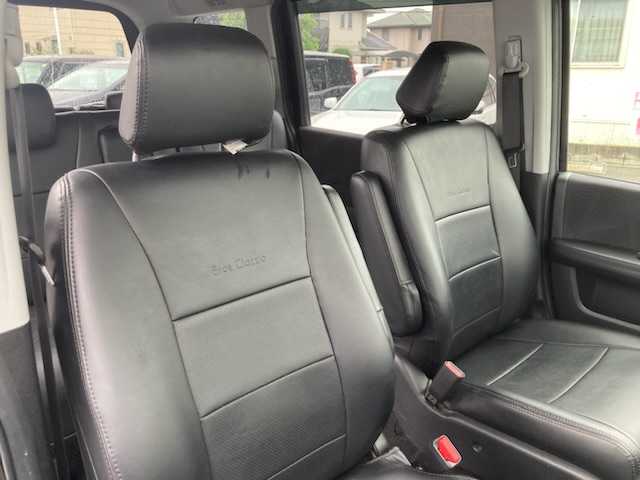 ホンダ ステップワゴン スパーダ S 三重県 2011(平23)年 8.9万km プレミアムブラキッシュパール 【(株)IDOMが運営する【じしゃロン四日市店】の自社ローン対象車両になります。こちらは現金ご利用時の価格です。自社ローンご希望の方は別途その旨お申付け下さい。】/純正HDDナビ（CD/DVD/AM/FM）/フルセグTV/片側パワースライドドア/バックカメラ/純正16インチAW/スマートキー/キセノンライト/純正フロアマット