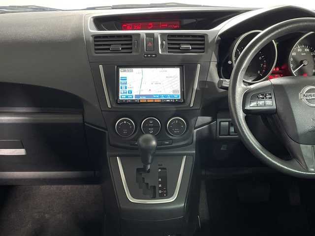 日産 ラフェスタ ハイウェイスター 神奈川県 2014(平26)年 5.5万km メテオグレーマイカ 純正7型ナビ/・BT/フルセグTV/CD/DVD/SD/USB/純正フリップダウンモニター/片側電動スライドドア/MTモード/アイドリングストップ機能/ヘッドライトレベライザー/ステアリングスイッチ/電動格納ミラー/シートリフター/ETC/純正フロアマット/純正15インチアルミホイール/純正ドアバイザー