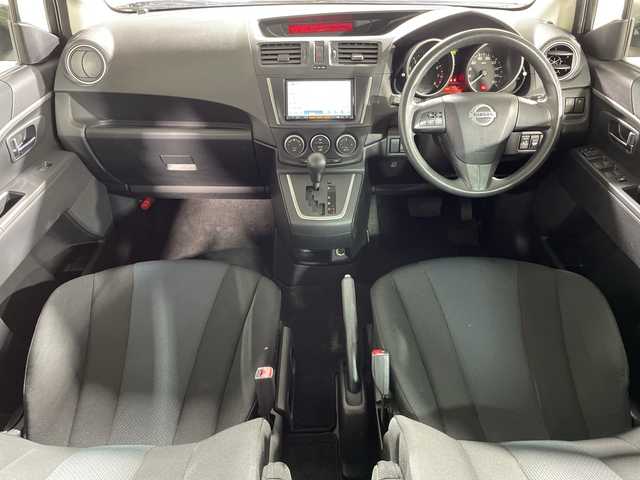 日産 ラフェスタ ハイウェイスター 神奈川県 2014(平26)年 5.5万km メテオグレーマイカ 純正7型ナビ/・BT/フルセグTV/CD/DVD/SD/USB/純正フリップダウンモニター/片側電動スライドドア/MTモード/アイドリングストップ機能/ヘッドライトレベライザー/ステアリングスイッチ/電動格納ミラー/シートリフター/ETC/純正フロアマット/純正15インチアルミホイール/純正ドアバイザー