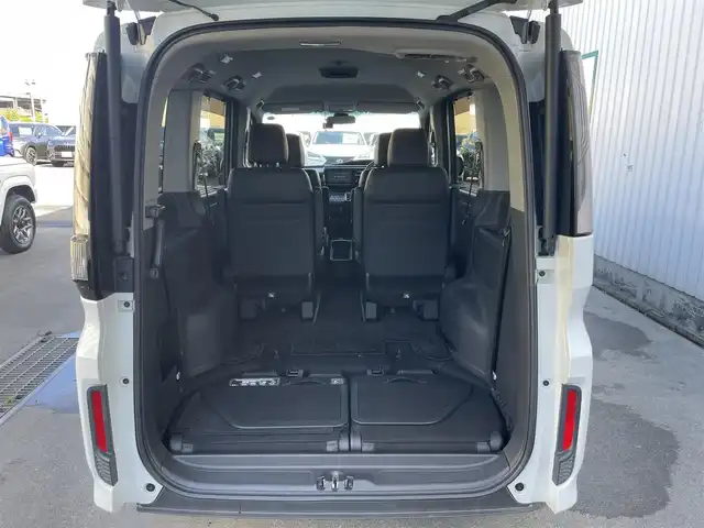 ホンダ ステップワゴン スパーダ ハイブリッド G EX ホンダセンシング 東京都 2017(平29)年 4.7万km プラチナホワイトパール 純正9型ナビ/フルセグTV/CD/DVD再生/バックモニター/ホンダセンシング/前席シートヒーター/追従クルーズ/両側パワースライドドア/ハーフレザーシート/ETC/ドライブレコーダー/純正LEDヘッドライト