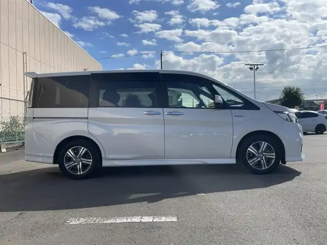 ホンダ ステップワゴン スパーダ ハイブリッド G EX ホンダセンシング 東京都 2017(平29)年 4.7万km プラチナホワイトパール 純正9型ナビ/フルセグTV/CD/DVD再生/バックモニター/ホンダセンシング/前席シートヒーター/追従クルーズ/両側パワースライドドア/ハーフレザーシート/ETC/ドライブレコーダー/純正LEDヘッドライト