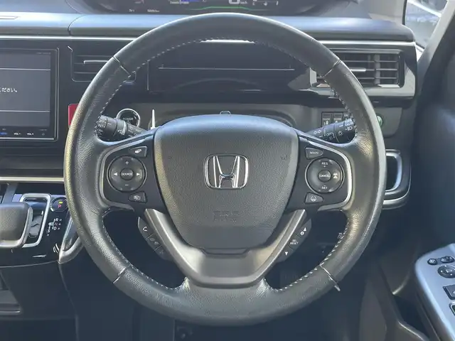 ホンダ ステップワゴン スパーダ ハイブリッド G EX ホンダセンシング 東京都 2017(平29)年 4.7万km プラチナホワイトパール 純正9型ナビ/フルセグTV/CD/DVD再生/バックモニター/ホンダセンシング/前席シートヒーター/追従クルーズ/両側パワースライドドア/ハーフレザーシート/ETC/ドライブレコーダー/純正LEDヘッドライト