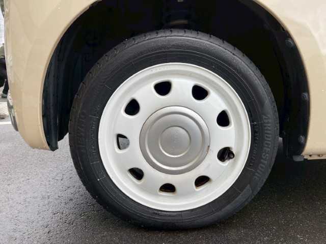 スズキ ラパン ショコラ X 岩手県 2014(平26)年 4.3万km ミルクティーベージュメタリック AIS検査済み/【2510037393】/社外SDナビ/電格ミラー/ABS/オートライト/レザーシート/純正フロアマット/アイドリングストップ/ビルトインETC