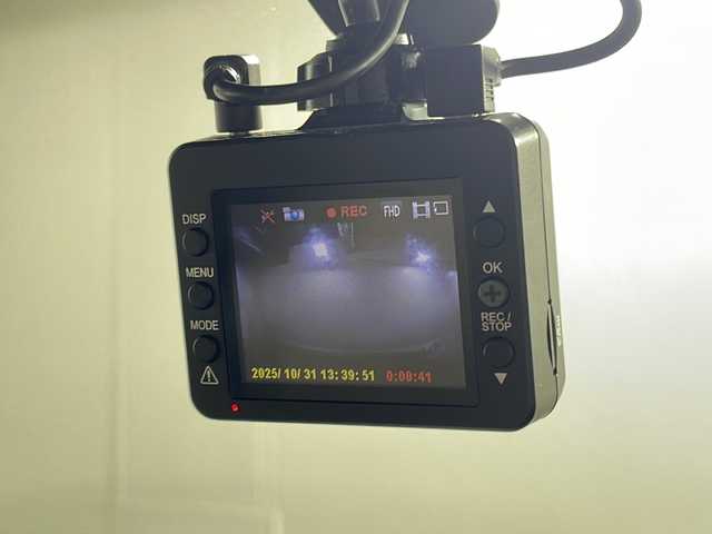 ダイハツ キャスト スタイル X SAⅡ 沖縄県 2016(平28)年 4.5万km ファイアークォーツレッドM 禁煙車　/社外オーディオ　/前後ドライブレコーダー　/スマートアシストII　/アイドリングストップ　/ベンチシート　/プッシュスタート　/純正ドアバイザー　/純正フロアマット/ヘッドライトレベライザー