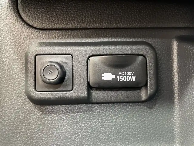 トヨタ ヴォクシー ハイブリッド S－Z 神奈川県 2025(令7)年 0.1千km プラチナホワイトパールマイカ 10.5インチディスプレイオーディオPLUS＋HDMI/両側パワースライドドア/パノラミックビューモニター/快適利便パッケージHI/ユニバーサルステップ/トヨタチームメイト/ブラインドスポットモニター/セーフイグジットアシスト/フロントクロストラフィックアラート/レーンチェンジアシスト/プロジェクターLEDヘッドライト/アダプティブハイビームシステム/ハーフレザーシート/前席シートヒーター/デジタルインナーミラー/全周囲カメラ/カラーヘッドアップディスプレイ