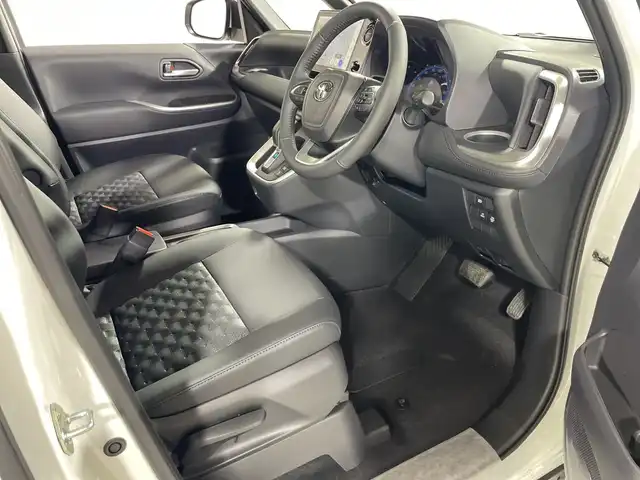 トヨタ ヴォクシー ハイブリッド S－Z 神奈川県 2025(令7)年 0.1千km プラチナホワイトパールマイカ 10.5インチディスプレイオーディオPLUS＋HDMI/両側パワースライドドア/パノラミックビューモニター/快適利便パッケージHI/ユニバーサルステップ/トヨタチームメイト/ブラインドスポットモニター/セーフイグジットアシスト/フロントクロストラフィックアラート/レーンチェンジアシスト/プロジェクターLEDヘッドライト/アダプティブハイビームシステム/ハーフレザーシート/前席シートヒーター/デジタルインナーミラー/全周囲カメラ/カラーヘッドアップディスプレイ