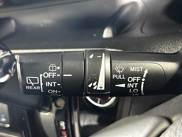 ホンダ Ｎ ＢＯＸ スラッシュ X 沖縄県 2015(平27)年 8.2万km グレーＭⅡ 県外仕入れ　/禁煙車　/純正ナビ　/（フルセグＴＶ　ＣＤ　ＤＶＤ　Ｂｌｕｅｔｏｏｔｈ）　/ストリートロッドスタイルパッケージ　/サウンドマッピングシステム　/あんしんパッケージ/・衝突被害軽減ブレーキ/・サイドカーテンエアバック/・前席i-サイドエアバックシステム/置くだけ充電　/シートヒーター/ハンドルヒーター/ECON/ETC