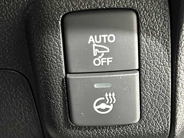 ホンダ Ｎ ＢＯＸ スラッシュ X 沖縄県 2015(平27)年 8.2万km グレーＭⅡ 県外仕入れ　/禁煙車　/純正ナビ　/（フルセグＴＶ　ＣＤ　ＤＶＤ　Ｂｌｕｅｔｏｏｔｈ）　/ストリートロッドスタイルパッケージ　/サウンドマッピングシステム　/あんしんパッケージ/・衝突被害軽減ブレーキ/・サイドカーテンエアバック/・前席i-サイドエアバックシステム/置くだけ充電　/シートヒーター/ハンドルヒーター/ECON/ETC