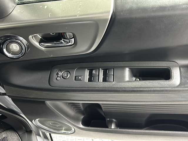 ホンダ Ｎ ＢＯＸ スラッシュ X 沖縄県 2015(平27)年 8.2万km グレーＭⅡ 県外仕入れ　/禁煙車　/純正ナビ　/（フルセグＴＶ　ＣＤ　ＤＶＤ　Ｂｌｕｅｔｏｏｔｈ）　/ストリートロッドスタイルパッケージ　/サウンドマッピングシステム　/あんしんパッケージ/・衝突被害軽減ブレーキ/・サイドカーテンエアバック/・前席i-サイドエアバックシステム/置くだけ充電　/シートヒーター/ハンドルヒーター/ECON/ETC