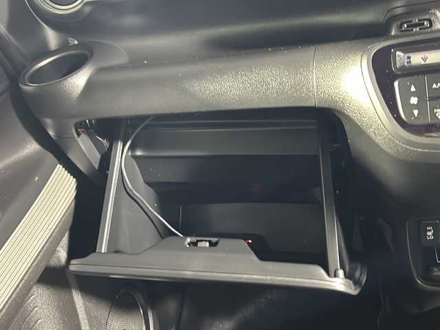 ホンダ Ｎ ＢＯＸ スラッシュ X 沖縄県 2015(平27)年 8.2万km グレーＭⅡ 県外仕入れ　/禁煙車　/純正ナビ　/（フルセグＴＶ　ＣＤ　ＤＶＤ　Ｂｌｕｅｔｏｏｔｈ）　/ストリートロッドスタイルパッケージ　/サウンドマッピングシステム　/あんしんパッケージ/・衝突被害軽減ブレーキ/・サイドカーテンエアバック/・前席i-サイドエアバックシステム/置くだけ充電　/シートヒーター/ハンドルヒーター/ECON/ETC