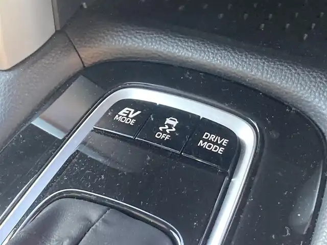 トヨタ カローラ クロス ハイブリッド S 香川県 2023(令5)年 1.9万km プラチナホワイトパールマイカ ワンオーナー/純正１０．５型ディスプレイオーディオナビＴＶ付き/全方位カメラ/アドバンスドパーク/レーダークルコン/ＢＳＭ/前後コーナーセンサー/ＥＴＣ２．０/ＬＥＤヘッドライト/フォグライト/スペアキー/スマートキー/純正17インチAW/純正フロマット