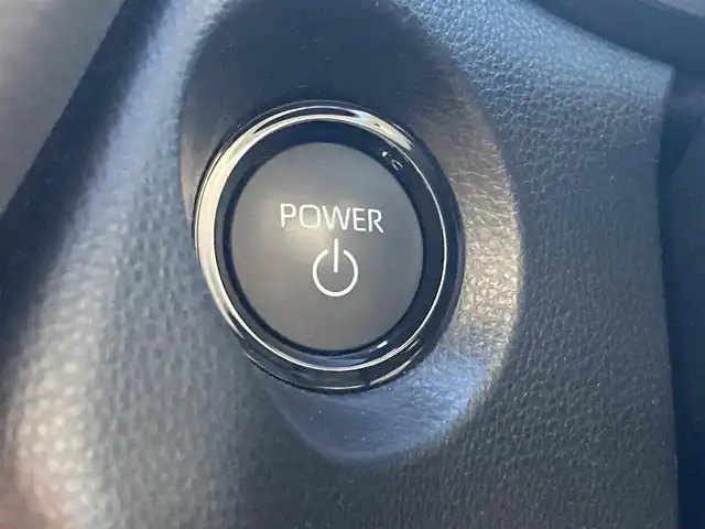 トヨタ カローラ クロス ハイブリッド S 香川県 2023(令5)年 1.9万km プラチナホワイトパールマイカ ワンオーナー/純正１０．５型ディスプレイオーディオナビＴＶ付き/全方位カメラ/アドバンスドパーク/レーダークルコン/ＢＳＭ/前後コーナーセンサー/ＥＴＣ２．０/ＬＥＤヘッドライト/フォグライト/スペアキー/スマートキー/純正17インチAW/純正フロマット