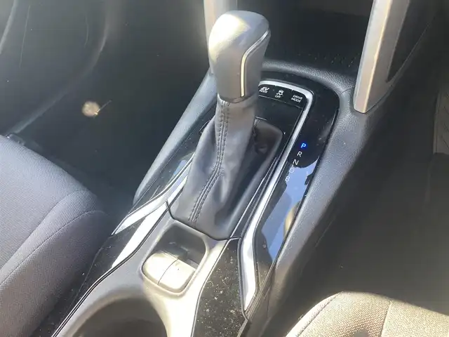 トヨタ カローラ クロス ハイブリッド S 香川県 2023(令5)年 1.9万km プラチナホワイトパールマイカ ワンオーナー/純正１０．５型ディスプレイオーディオナビＴＶ付き/全方位カメラ/アドバンスドパーク/レーダークルコン/ＢＳＭ/前後コーナーセンサー/ＥＴＣ２．０/ＬＥＤヘッドライト/フォグライト/スペアキー/スマートキー/純正17インチAW/純正フロマット