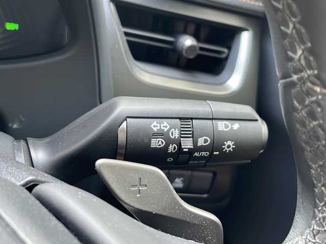 レクサス ＵＸ 250h バージョンL 神奈川県 2022(令4)年 1.1万km ソニッククォーツ ワンオーナー/サンルーフ/茶レザーシート/パワーシート/エアシート／シートヒーター/ステアリングヒーター/純正メモリーナビ／フルセグTV/ Bluetooth/USB/Miracast/FM/AM/全方位カメラ/フロント/サイド/バックカメラ/ビルトインETC2.0/前後ドライブレコーダー/電動リヤゲート/プリクラッシュセーフティ/レーンキープアシスト/BSM/PKSA/レーダークルーズコントロール/ヘッドアップディスプレイ/パドルシフト/オートライト/LEDヘッドライト/フォグランプ/純正１８インチAW/保証書/取扱説明書