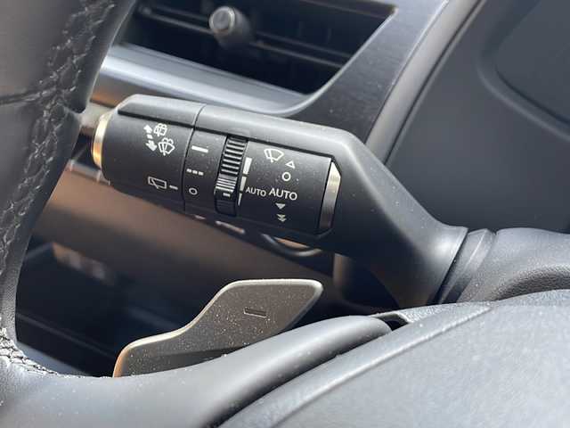 レクサス ＵＸ 250h バージョンL 神奈川県 2022(令4)年 1.1万km ソニッククォーツ ワンオーナー/サンルーフ/茶レザーシート/パワーシート/エアシート／シートヒーター/ステアリングヒーター/純正メモリーナビ／フルセグTV/ Bluetooth/USB/Miracast/FM/AM/全方位カメラ/フロント/サイド/バックカメラ/ビルトインETC2.0/前後ドライブレコーダー/電動リヤゲート/プリクラッシュセーフティ/レーンキープアシスト/BSM/PKSA/レーダークルーズコントロール/ヘッドアップディスプレイ/パドルシフト/オートライト/LEDヘッドライト/フォグランプ/純正１８インチAW/保証書/取扱説明書