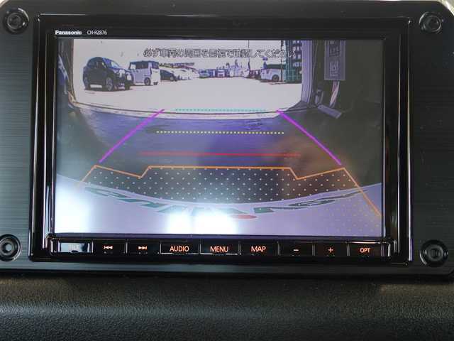 スズキ ジムニー XC 静岡県 2022(令4)年 0.7万km シフォンアイボリーM 法人ワンオーナー／禁煙車/走行距離8千キロ/スズキセーフティサポート/　・デュアルセンサーブレーキサポート/　・誤発進抑制機能/　・車線逸脱警報/　・ふらつき警報/　・先行車発進のお知らせ/　・標識認識機能/　・ハイビームアシスト/　・クルーズコントロール/ディーラーオプション8インチSDナビ/　CD/DVD/SD/BT/USB/MSV/フルセグTV/バックカメラ/ビルトインETC/純正前方ドライブレコーダー/オートエアコン/プッシュスタート／スマートキー/スペアタイヤ/プライバシーガラス/純正フロアマット／ドアバイザー/取扱説明書／保証書