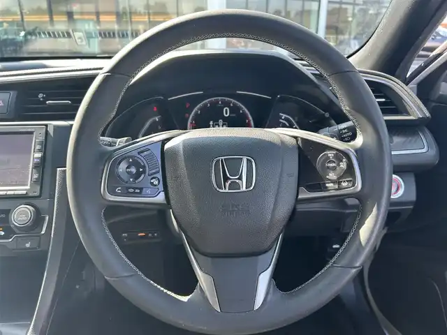 ホンダ シビック ハッチバック ホンダセンシング 栃木県 2018(平30)年 2.7万km ホワイトオーキッドパール ホンダセンシング/純正ナビ/Bluetooth/USB/バックカメラ/ビルトインETC/アダプティブクルーズコントロール/シートヒーター/ステアリングリモコン/パドルシフト/LEDオートライト/フォグランプ/オートハイビーム/アイドリングストップ/電子パーキングブレーキ/オートブレーキホールド/スマートキー
