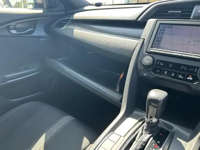 ホンダ シビック ハッチバック ホンダセンシング 栃木県 2018(平30)年 2.7万km ホワイトオーキッドパール ホンダセンシング/純正ナビ/Bluetooth/USB/バックカメラ/ビルトインETC/アダプティブクルーズコントロール/シートヒーター/ステアリングリモコン/パドルシフト/LEDオートライト/フォグランプ/オートハイビーム/アイドリングストップ/電子パーキングブレーキ/オートブレーキホールド/スマートキー